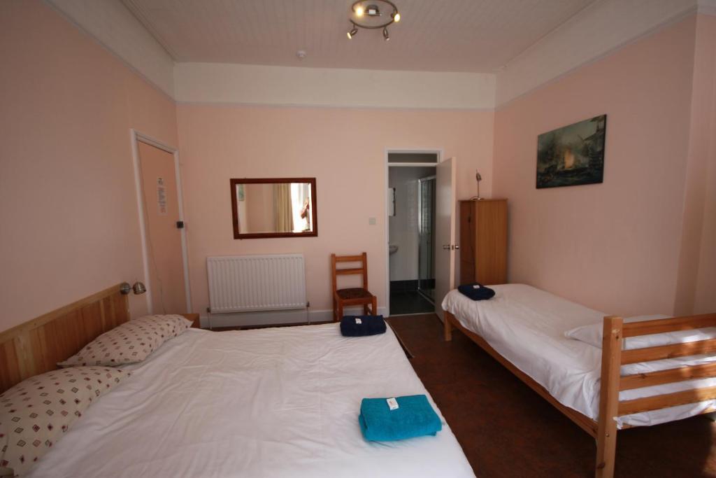 Dolphins Hotel Bournemouth Room photo