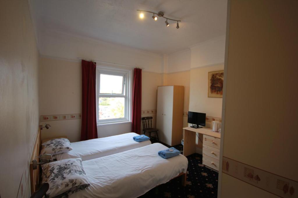 Dolphins Hotel Bournemouth Room photo